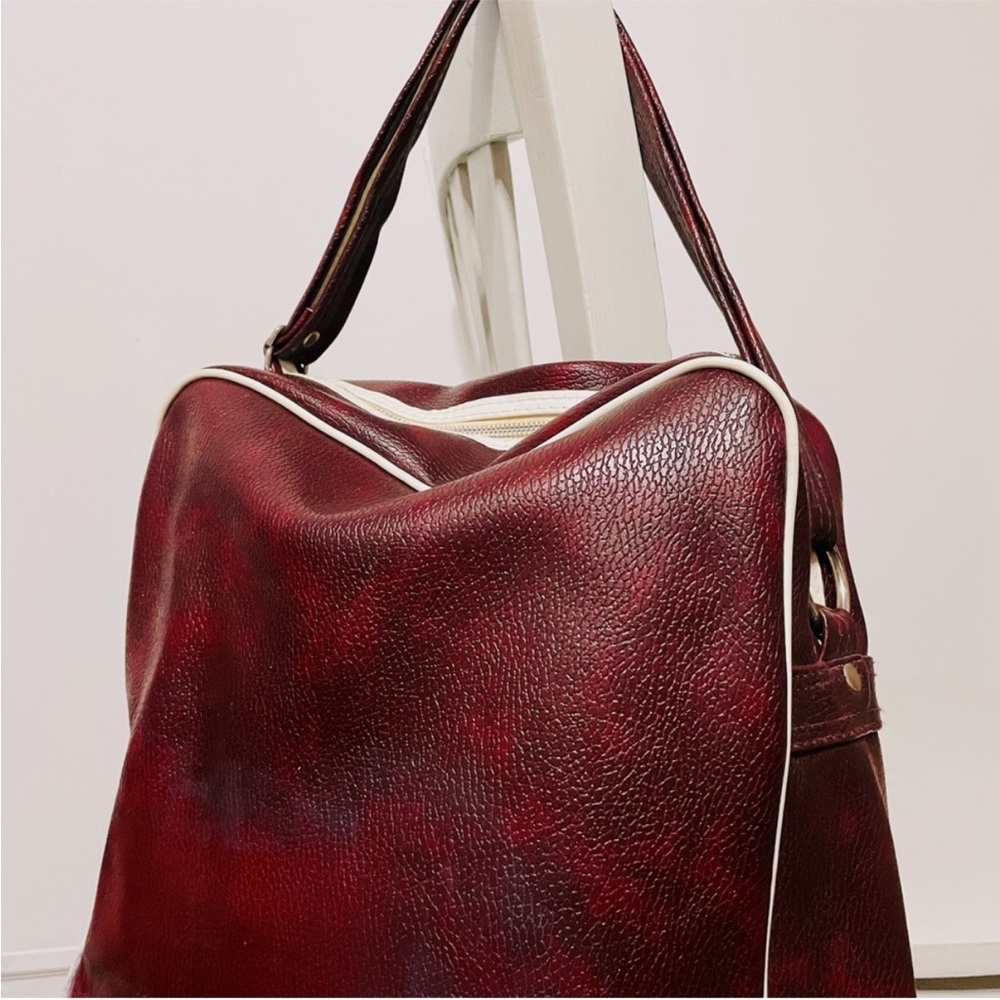 VINTAGE | Burgundy Duffel Faux Leather Travel Bowling Bag - Picture 9 of 9